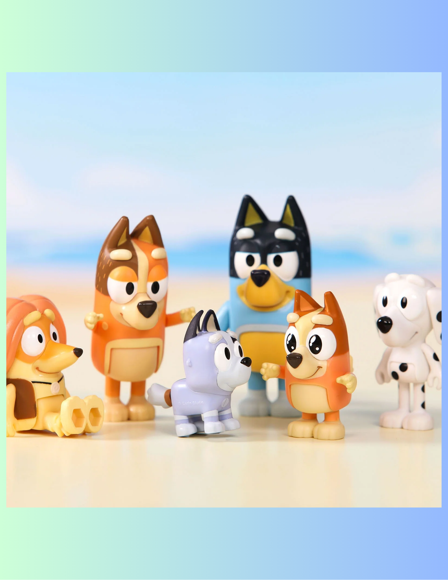 Bluey's Family and Friends - 8 Pack - 2.5-3" Bluey, Bingo, Chilli (Mum) and Dad (Bandit), Honey, Socks, Chloe and Indy Figures