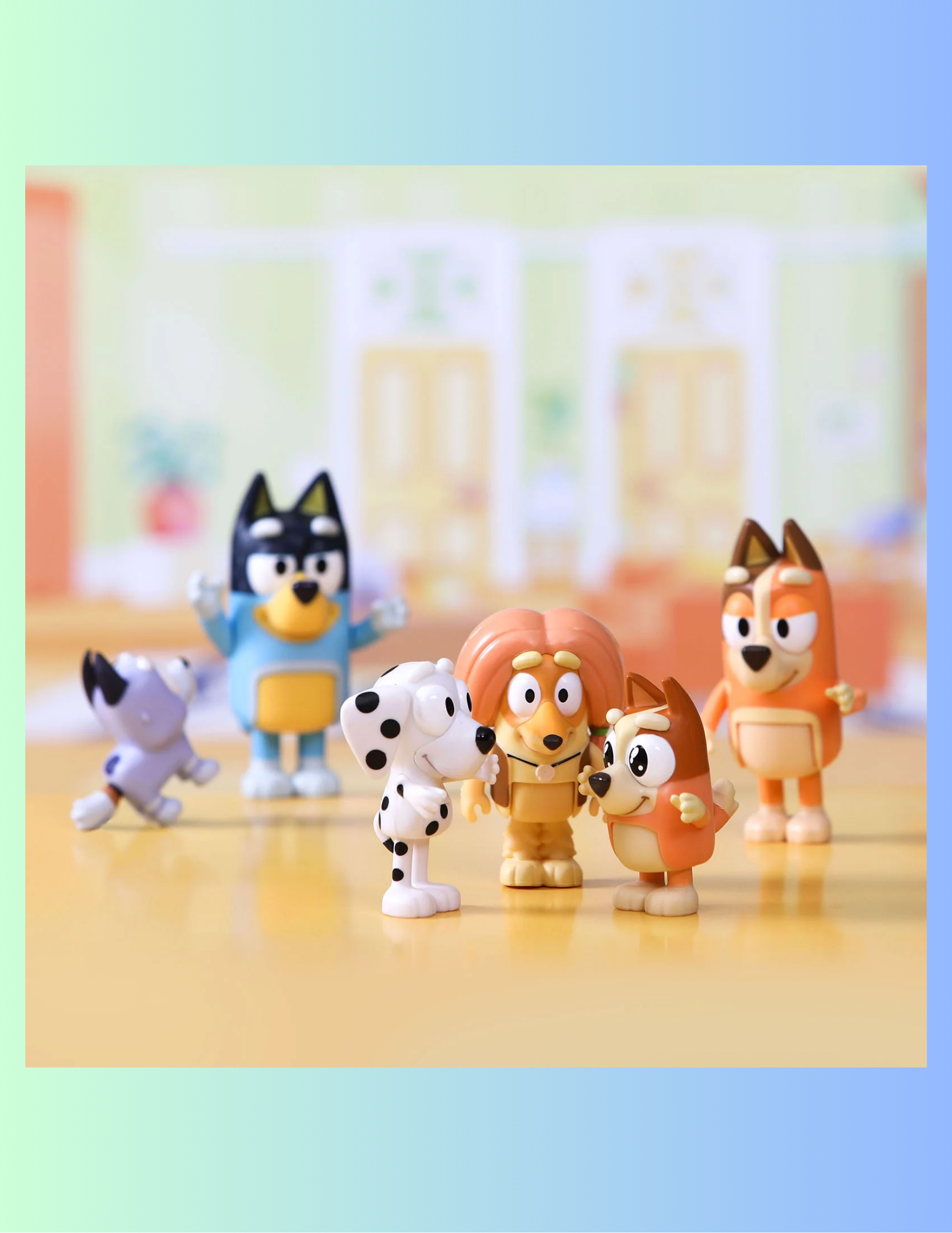 Bluey's Family and Friends - 8 Pack - 2.5-3" Bluey, Bingo, Chilli (Mum) and Dad (Bandit), Honey, Socks, Chloe and Indy Figures